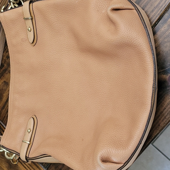 Coach leather purse. - Picture 3 of 11